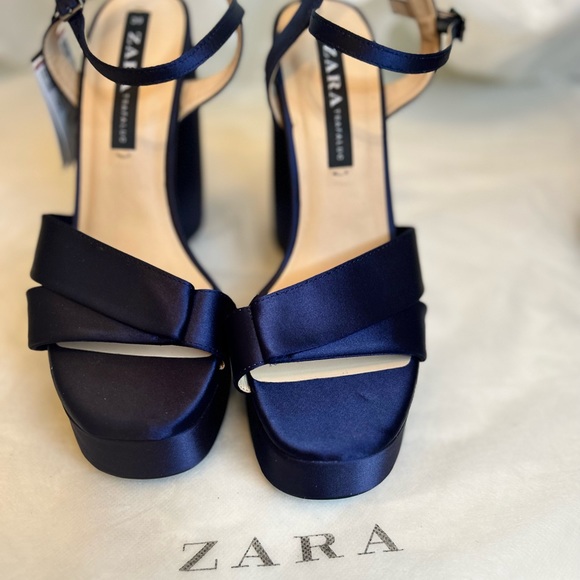 ZARA SATIN EFFECT CHUNKY
PLATFORM SANDALS - Picture 10 of 16